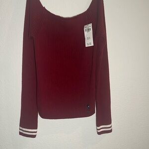 Adorable off the shoulders sweater.new!